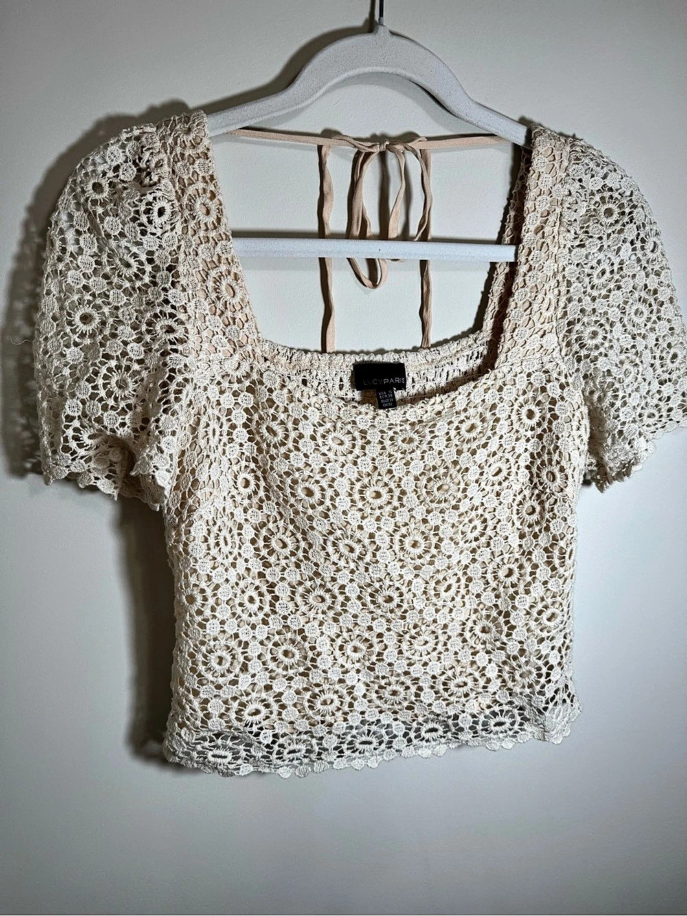 LuvParis Floral Lace Crop Top in Cream Small Like New Size smalll